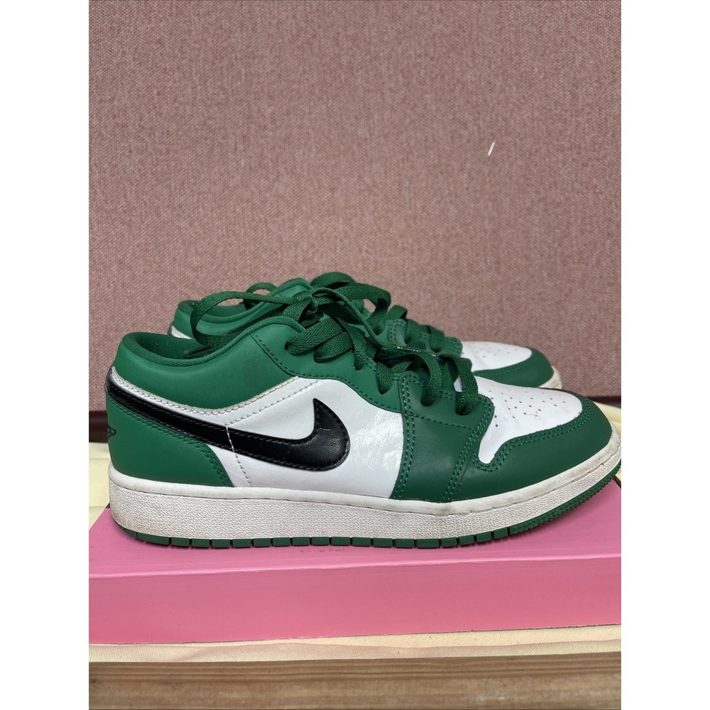 Nike Air Jordan 1 Low Pine Green - Lightly Used Size Youth 5